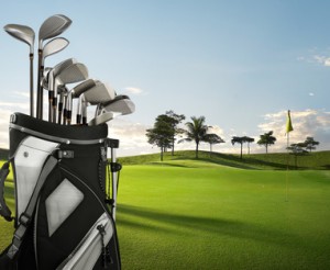 Golfequipment auf dem Grün